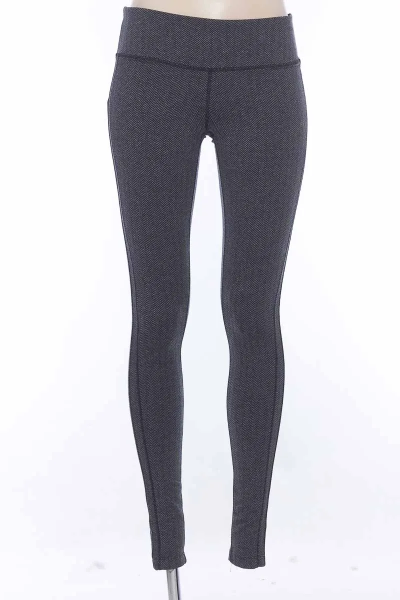 ROPA DEPORTIVA / SALIDA DE BAñO COLOR GRIS  MONDETTA