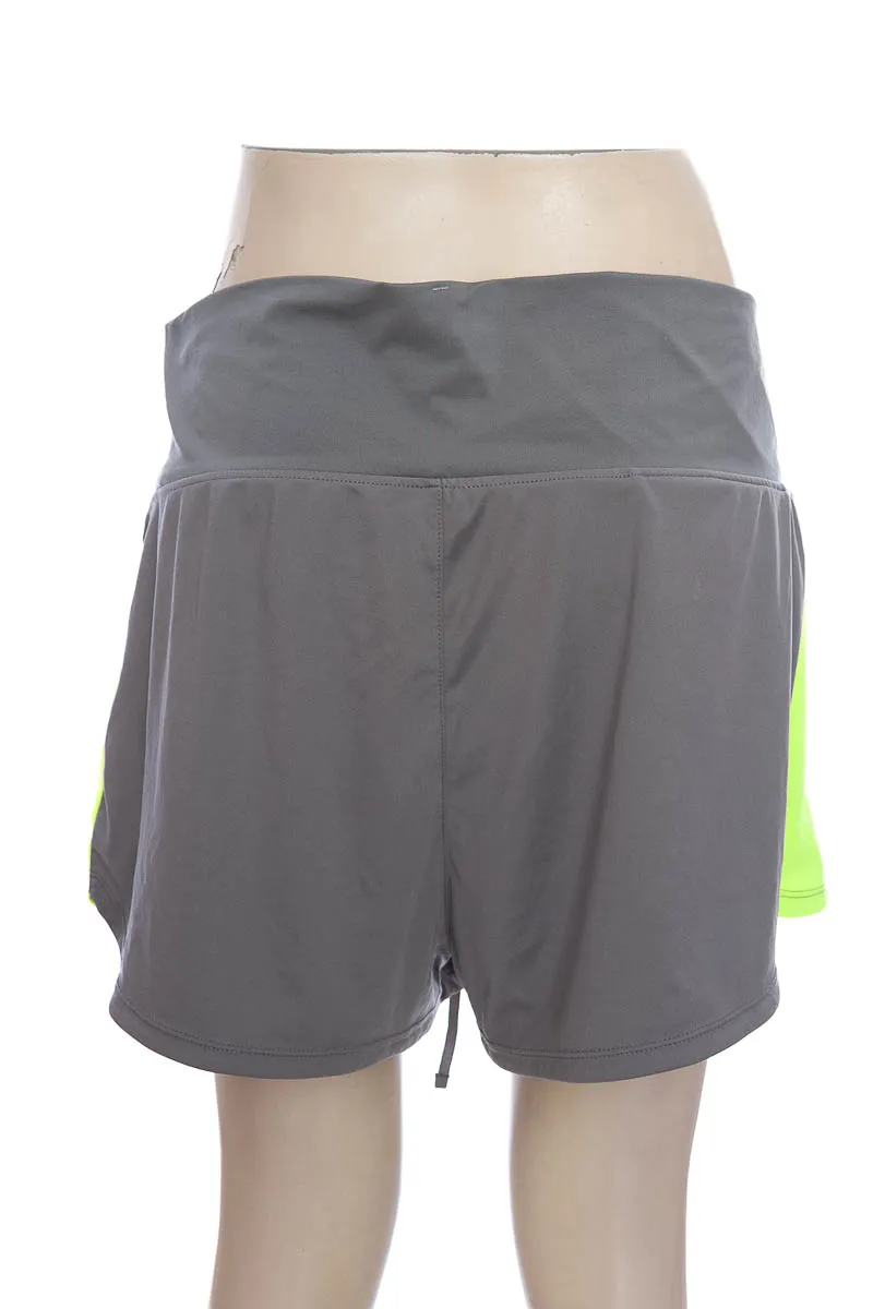 ROPA DEPORTIVA / SALIDA DE BAñO COLOR GRIS  NIKE