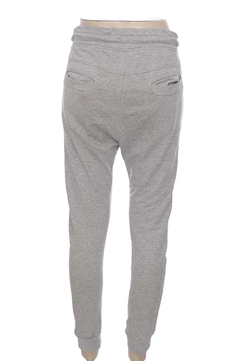 ROPA DEPORTIVA / SALIDA DE BAñO COLOR GRIS  THE GRAPHIC NETWORK SOCIETY