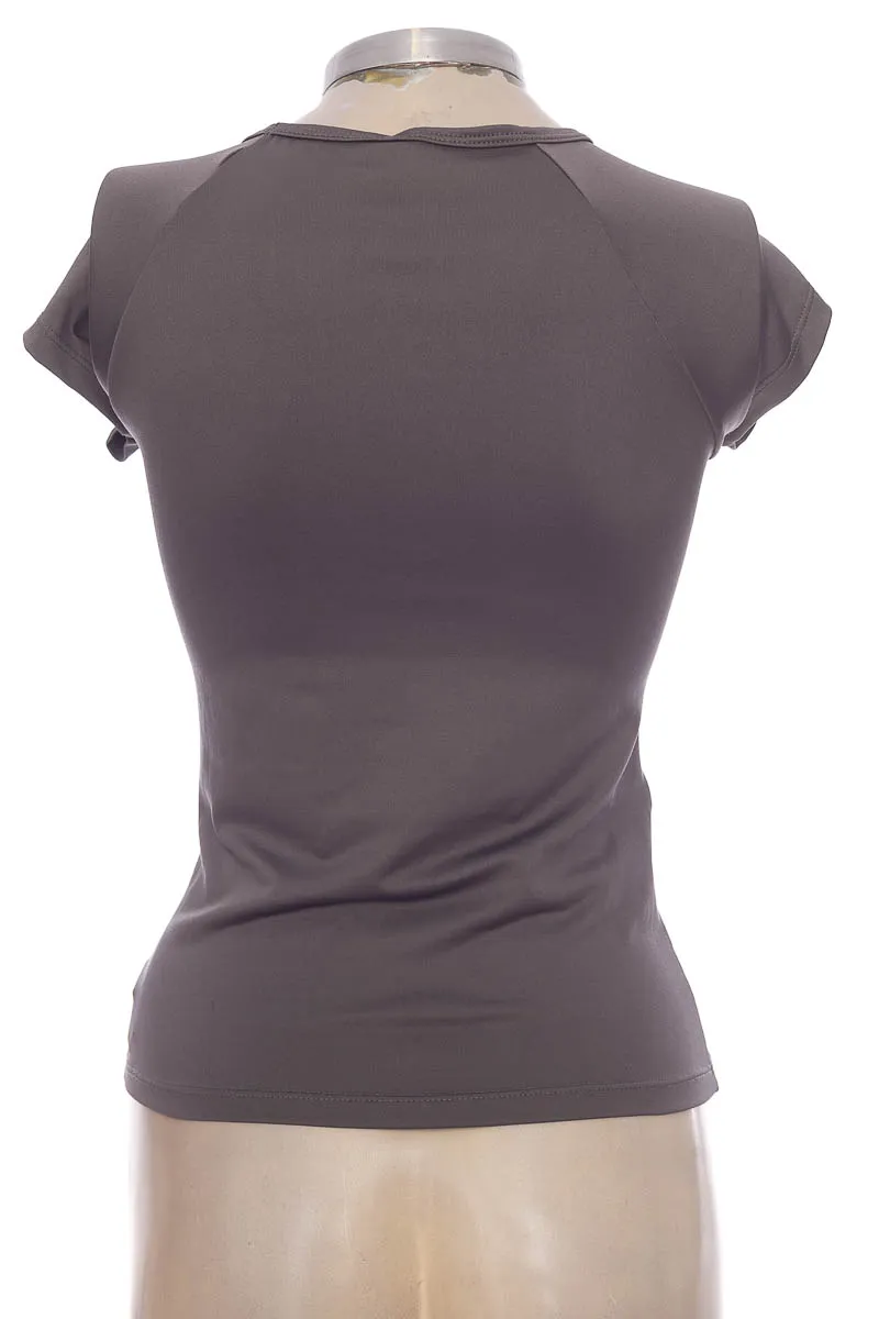 ROPA DEPORTIVA / SALIDA DE BAñO COLOR GRIS  WKD