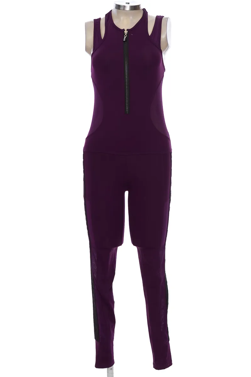 ROPA DEPORTIVA / SALIDA DE BAñO COLOR MORADO  BODY FIT