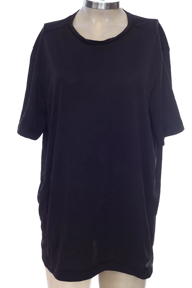 ROPA DEPORTIVA / SALIDA DE BAñO COLOR NEGRO  DECATHLON