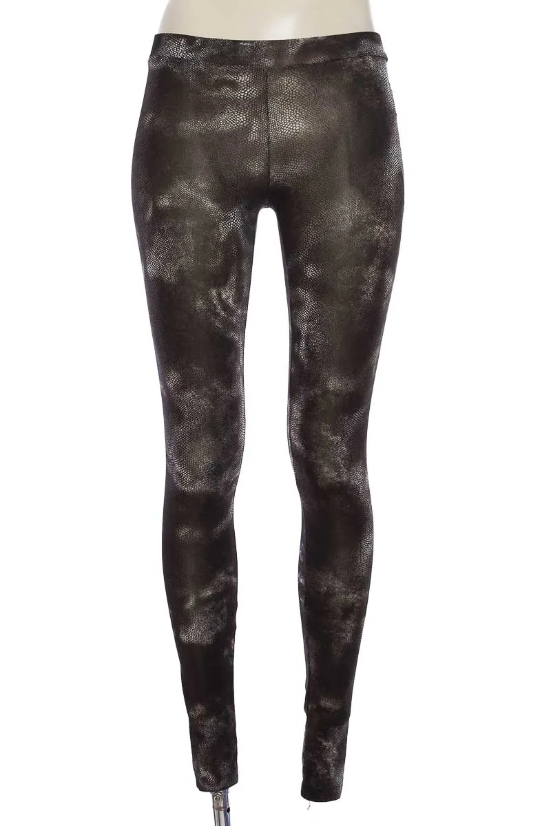 ROPA DEPORTIVA / SALIDA DE BAñO COLOR NEGRO  DOTTI