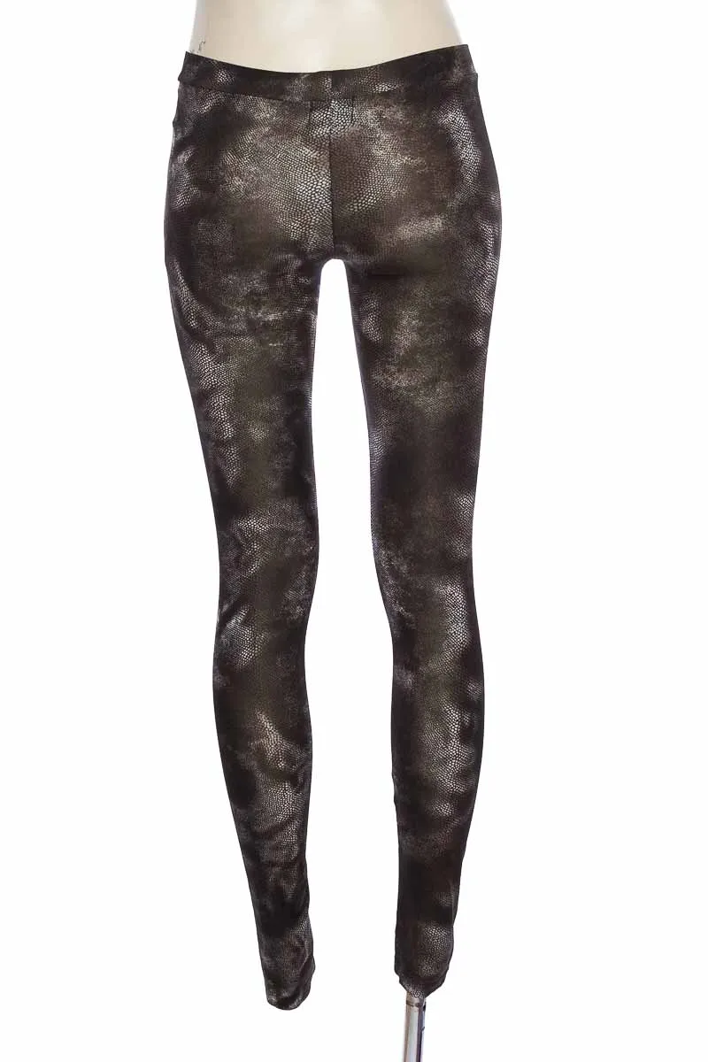 ROPA DEPORTIVA / SALIDA DE BAñO COLOR NEGRO  DOTTI