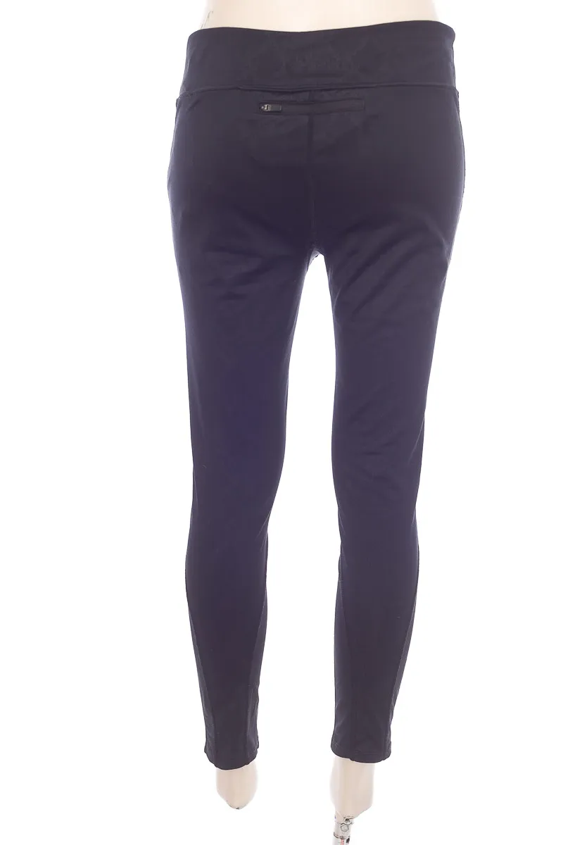 ROPA DEPORTIVA / SALIDA DE BAñO COLOR NEGRO  EVERLAST