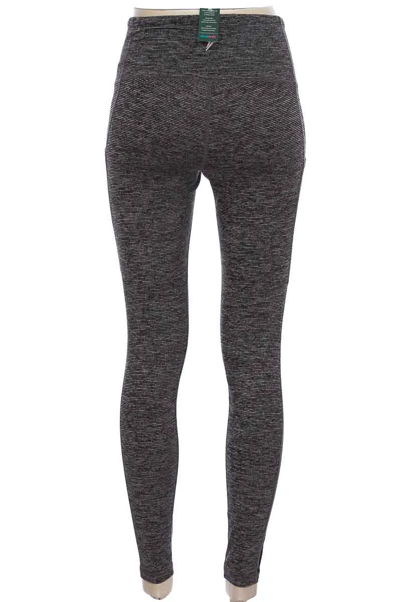 ROPA DEPORTIVA / SALIDA DE BAñO COLOR NEGRO  OLD NAVY