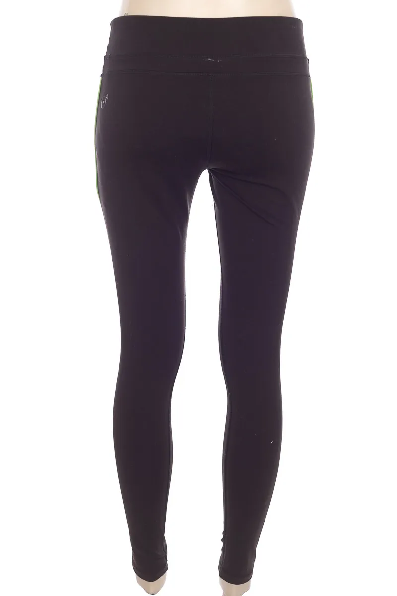 ROPA DEPORTIVA / SALIDA DE BAñO COLOR NEGRO  PUMA