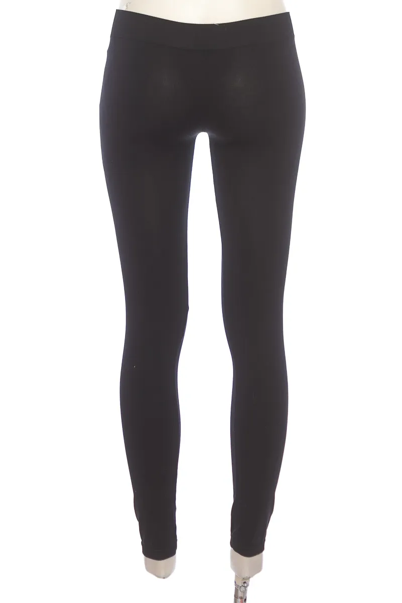 ROPA DEPORTIVA / SALIDA DE BAñO COLOR NEGRO  SYBILLA