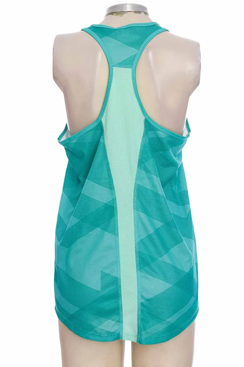 ROPA DEPORTIVA / SALIDA DE BAñO COLOR VERDE  WKD