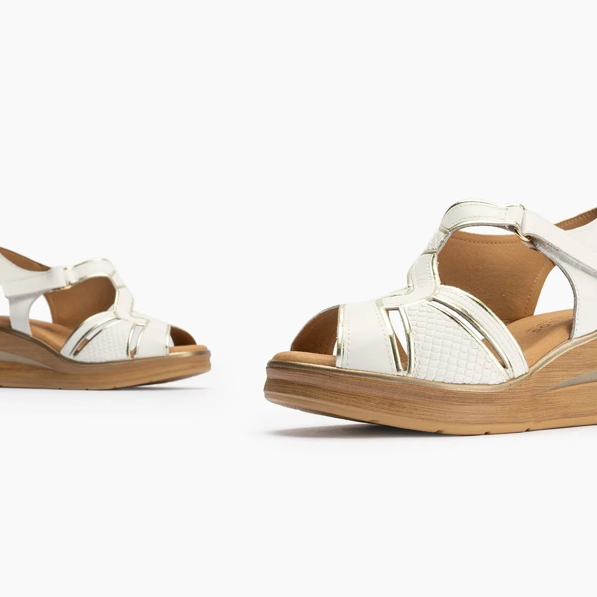 Sandalia con cuña para mujer Pitillos en blanco P5603