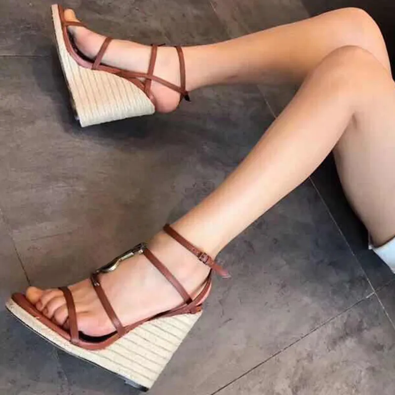 Sandalias clásicas Zapatos de verano calientes Última moda Mesa de agua gruesa Tacón de cuña Zapatos de mujer 12,5 cm Tacón alto