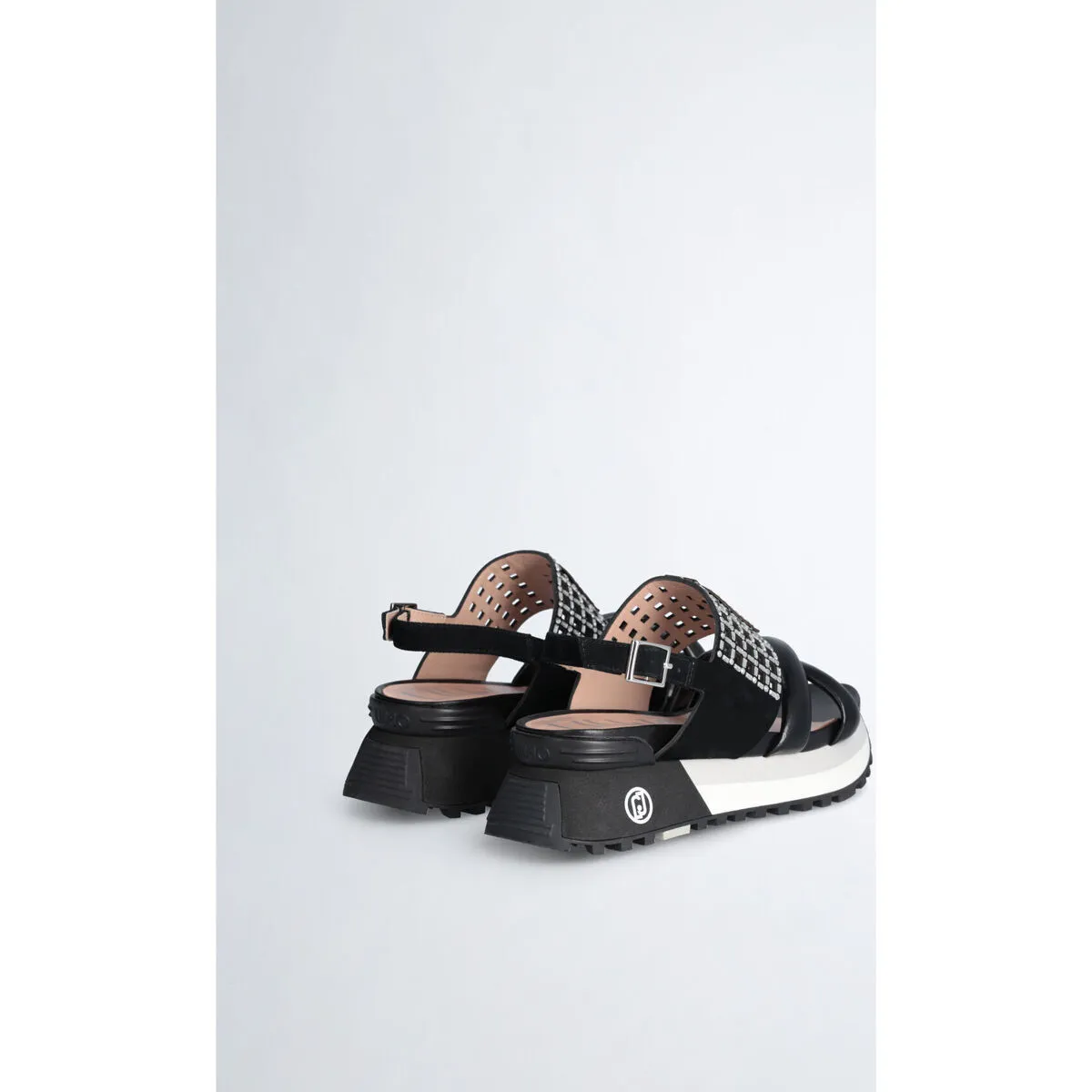 Sandalias con plataforma y tira decorativa