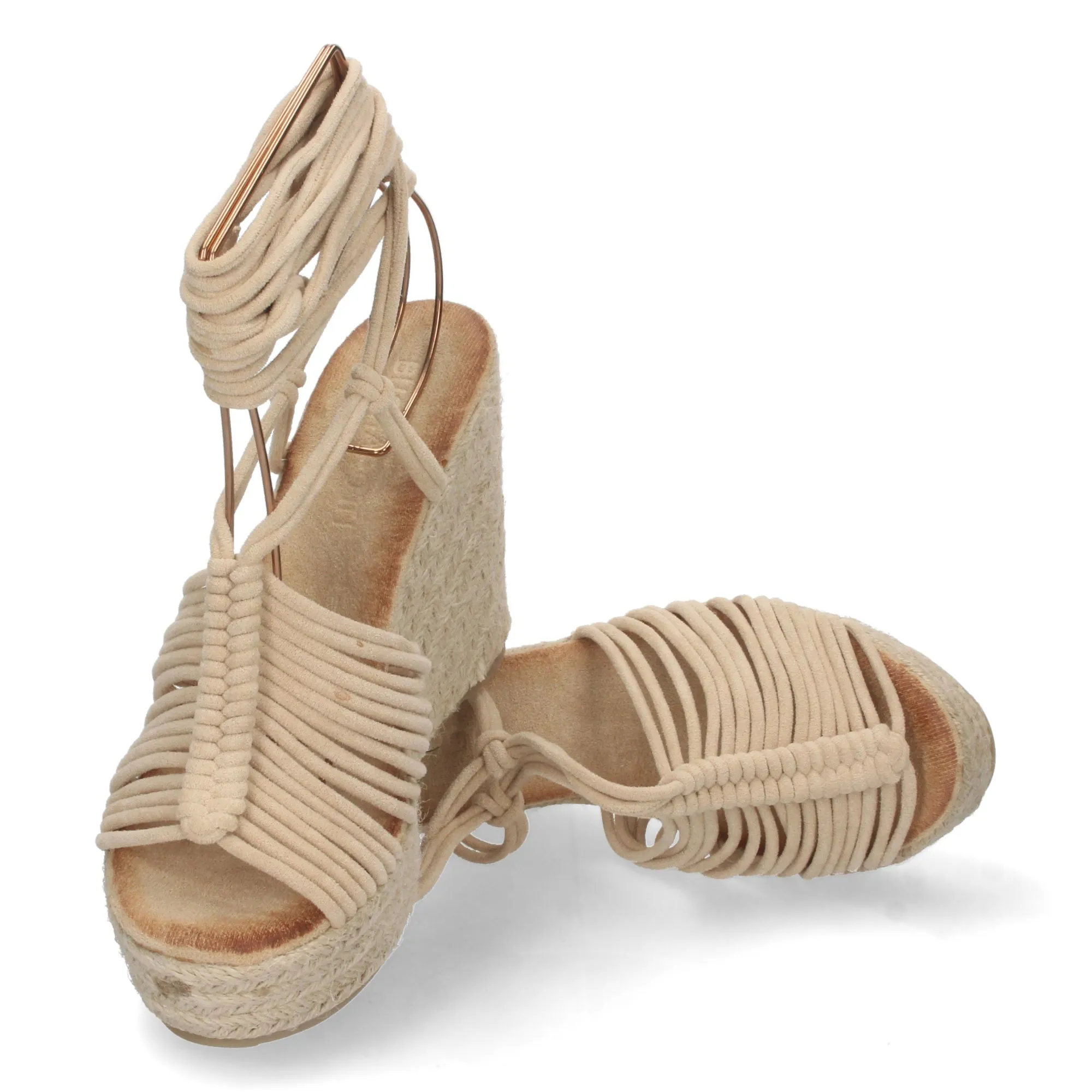 Sandalias cuña forrada de yute diseño tiras color beige