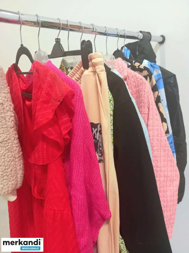 SHEIN venta al por mayor de ropa de mujer para hombre mezcla para niños grado A outlet en Polonia