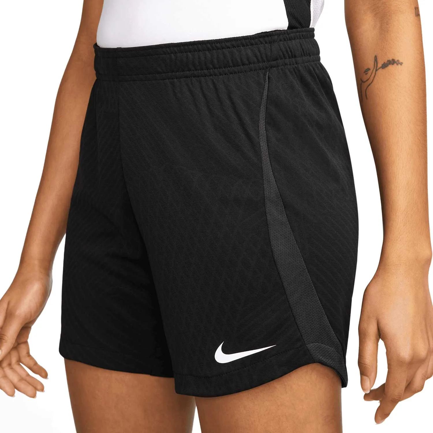 SHORT NIKE MUJER DRIFIT STRIKE