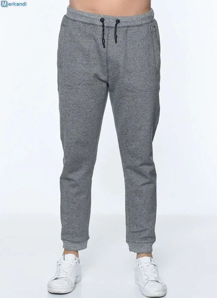 Tommy Hilfiger, una mezcla de ropa.