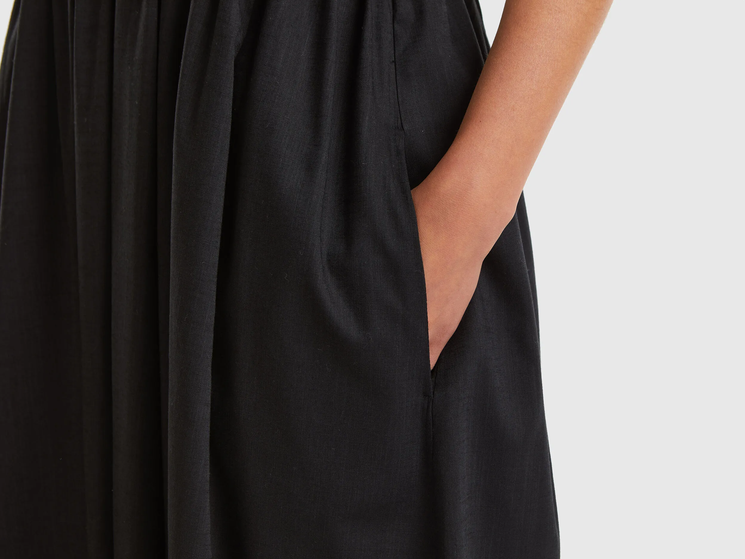 Vestido con corpiño de ganchillo