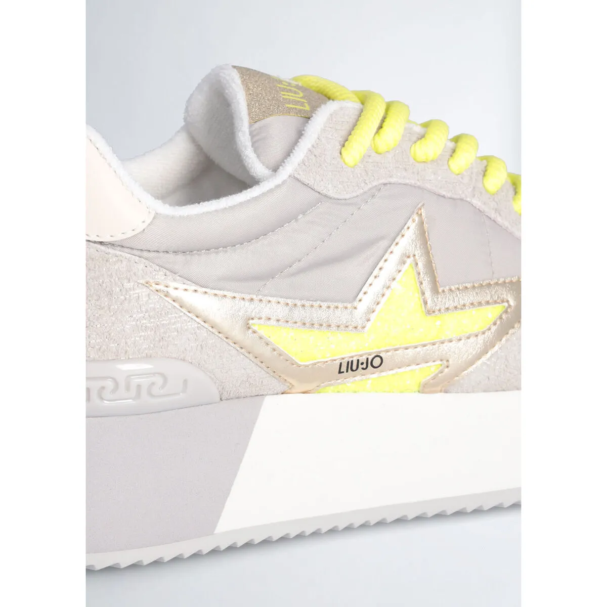 Zapatillas con plataforma y estrella brillante