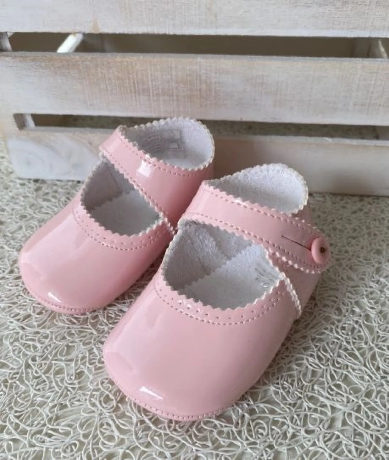 Zapatito Mercedita de Charol en varios colores. Sin suela