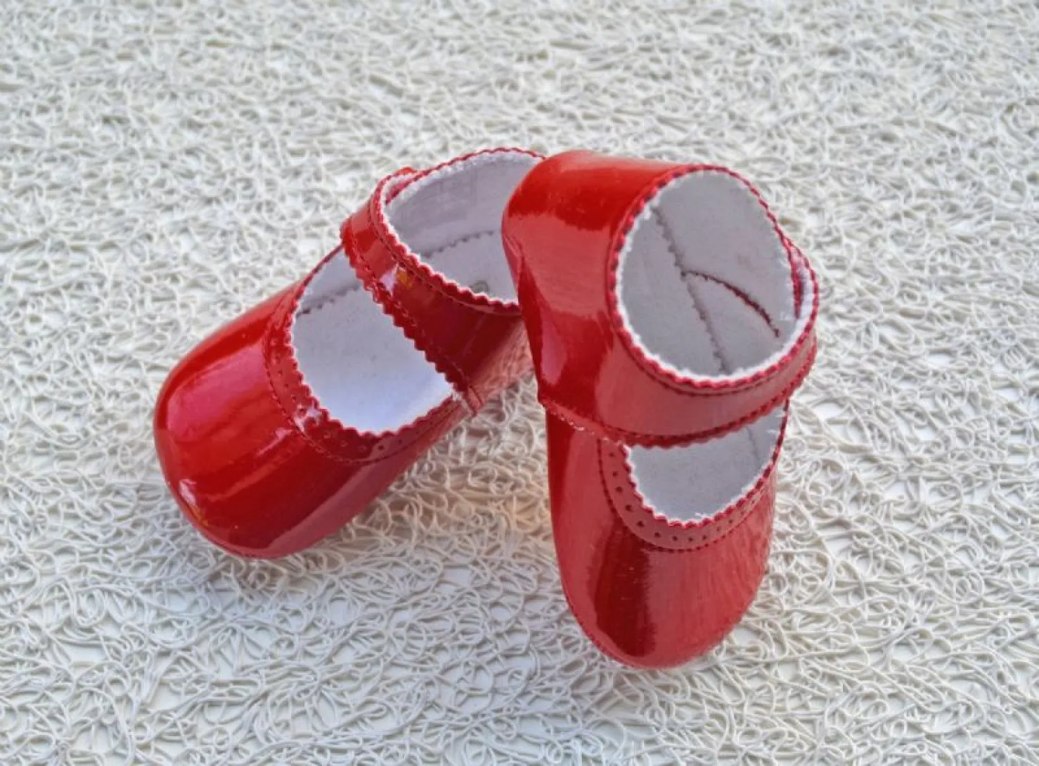 Zapatito Mercedita de Charol en varios colores. Sin suela