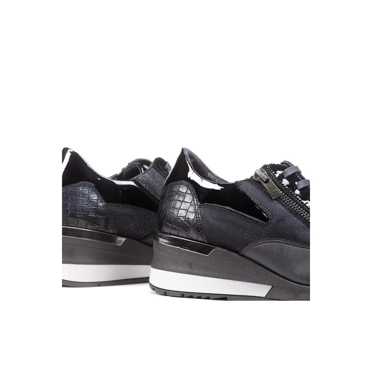 Zapato Deportivo Dorking by Fluchos con Cuña de MujerCintia en Negro D8590