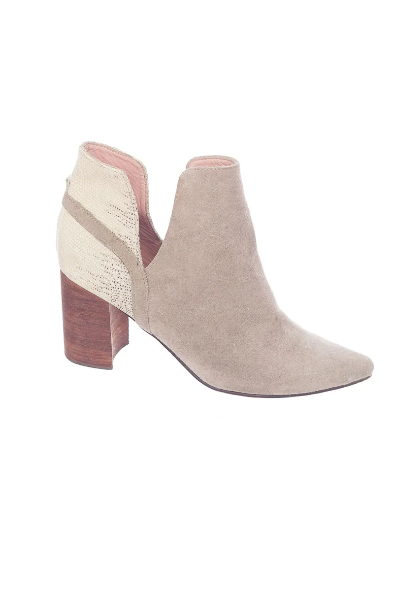 ZAPATOS COLOR BEIGE  TARCH