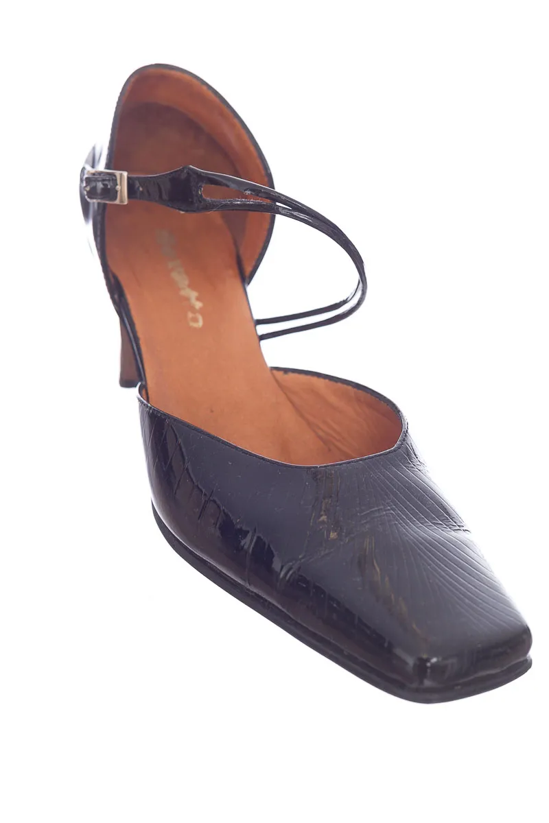 ZAPATOS COLOR NEGRO  SERATTO