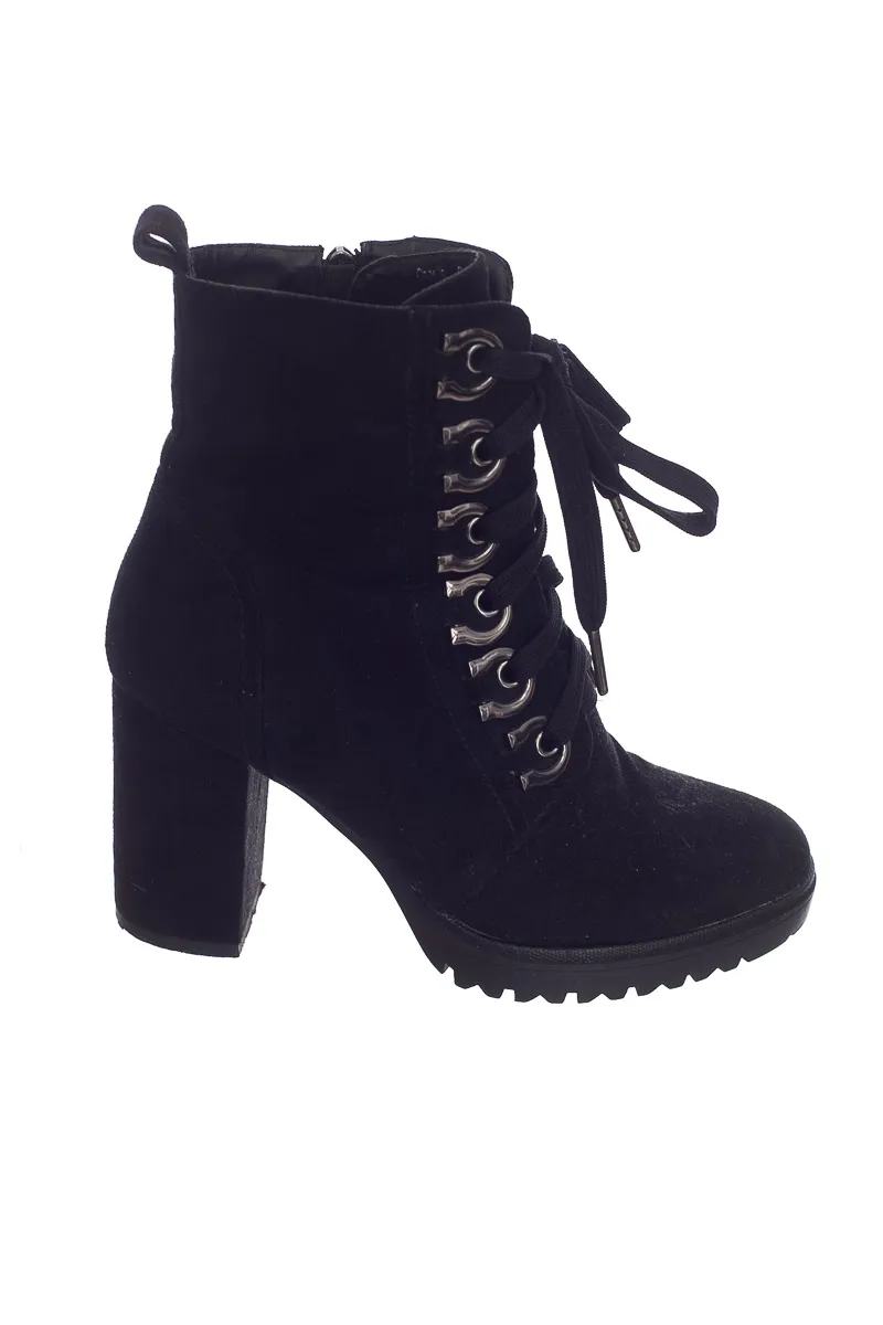 ZAPATOS COLOR NEGRO  STUDIO F