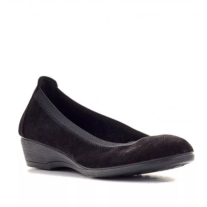 Zapatos cuña Vulladi de serraje negros con cuña