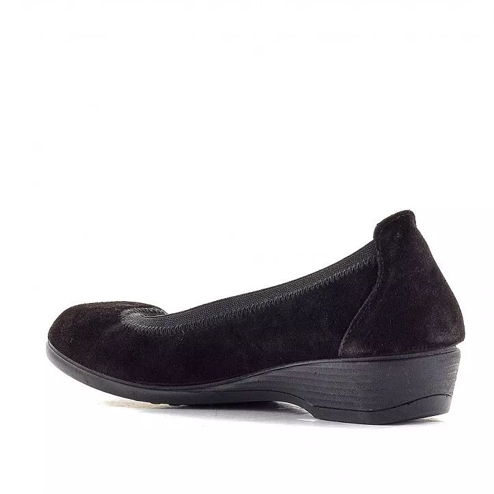 Zapatos cuña Vulladi de serraje negros con cuña