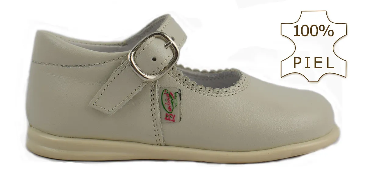 Zapatos de niña en color beige