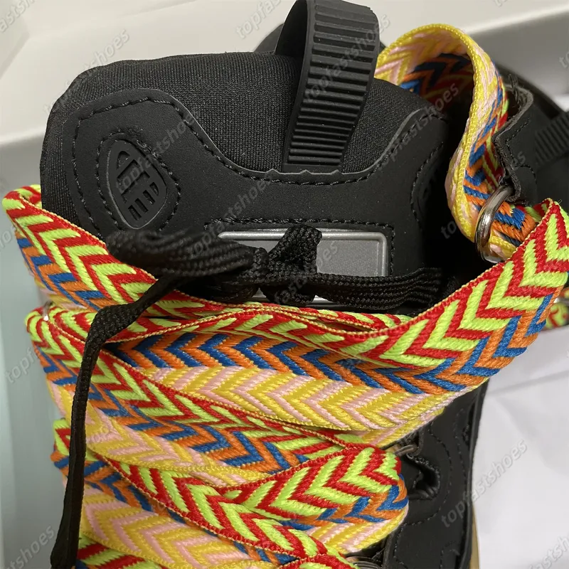 Zapatos de ropa de alta calidad zapatos de diseño de diseñador Mujeres bordes bordes negros blancos de ternero