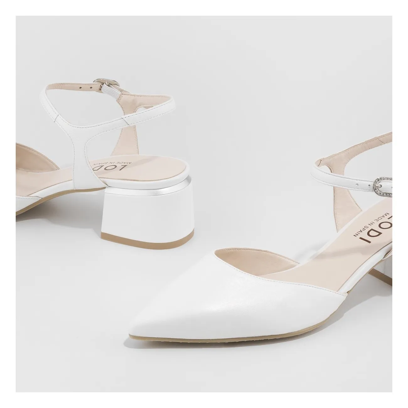 ZAPATOS DE SALÓN BLANCOS CARY