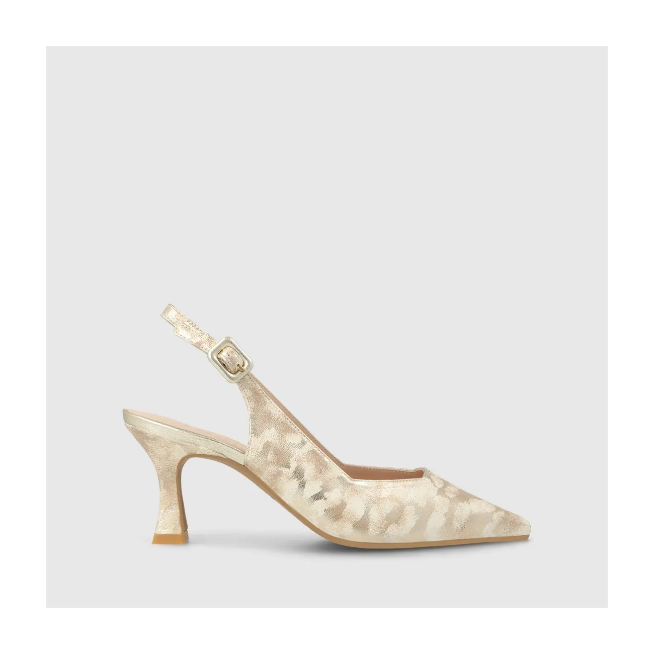 ZAPATOS DE SALÓN DORADOS JUCO