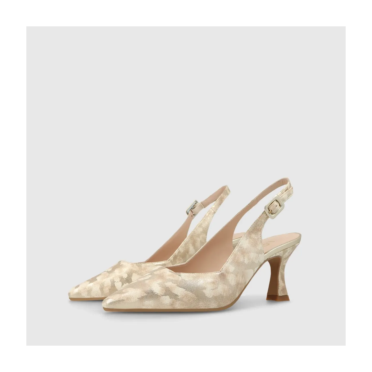 ZAPATOS DE SALÓN DORADOS JUCO