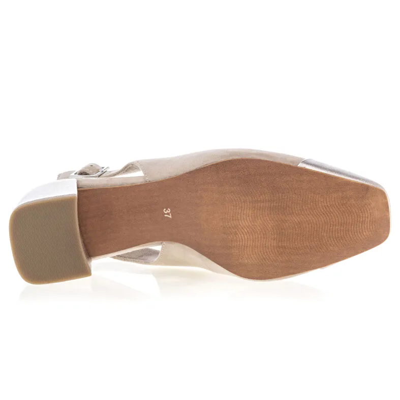 Zapatos de tacón beige para mujer