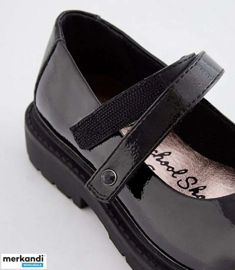 ZAPATOS ESCOLARES DE CHAROL NEGRO DE CORTE ANCHO DURADERO PARA NIñOS  TALLA EU 28/US 10.5